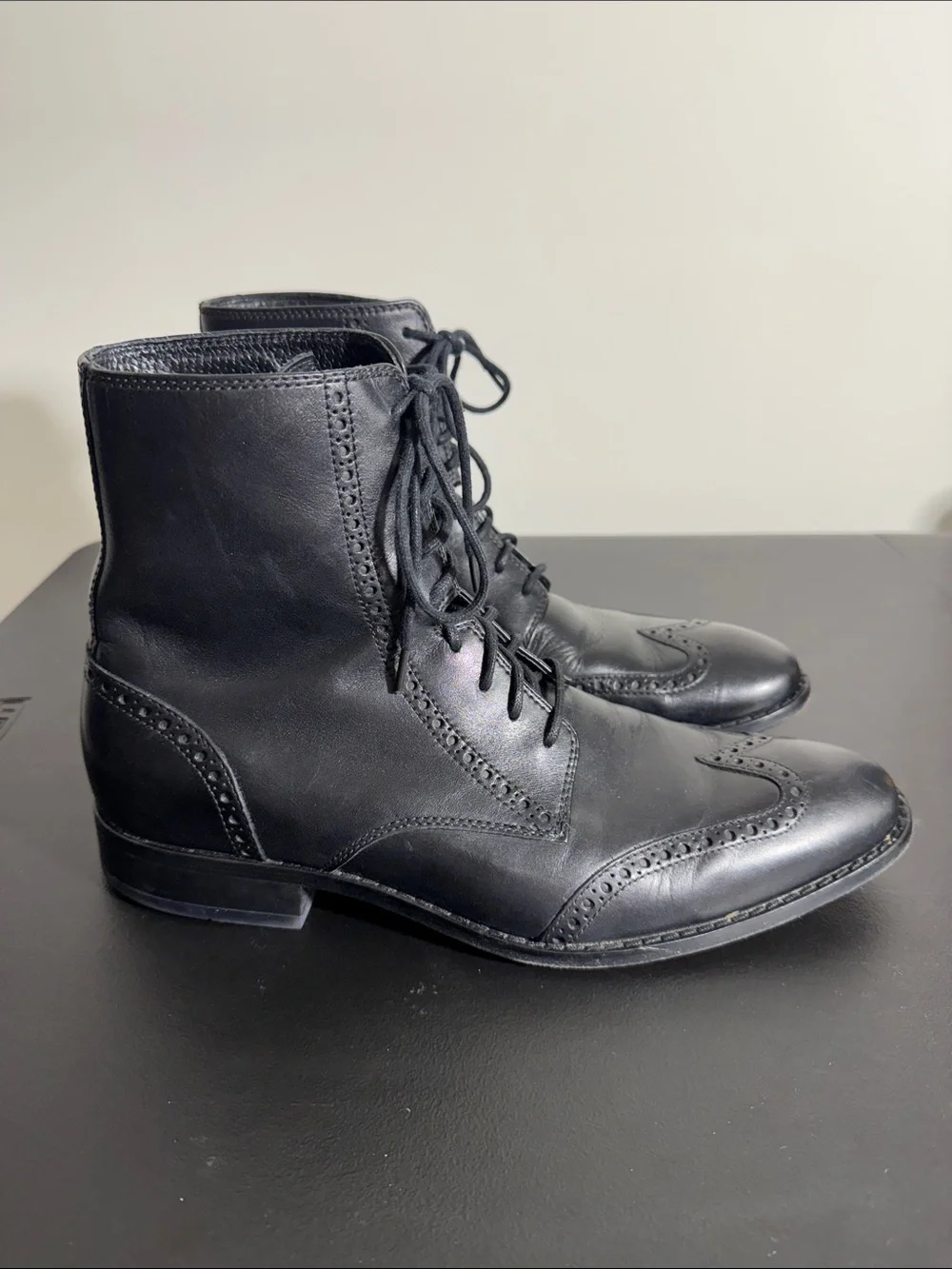 Cole Haan mens 10 M black wingtip lace up dress boots EUC